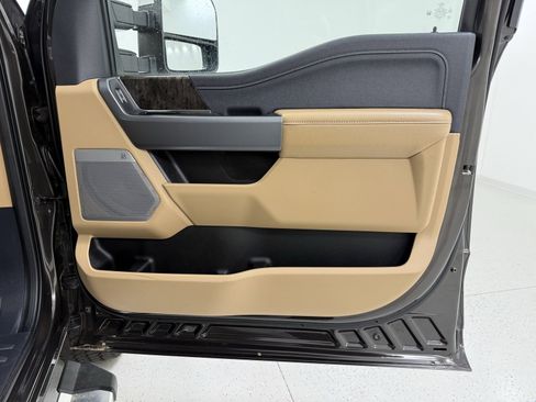 Used 2025 Ford F350 Lariat w/ Chrome Package image 36