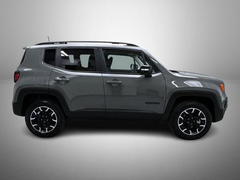 Used 2023 Jeep Renegade Latitude w/ Sun/Sound Group image 4