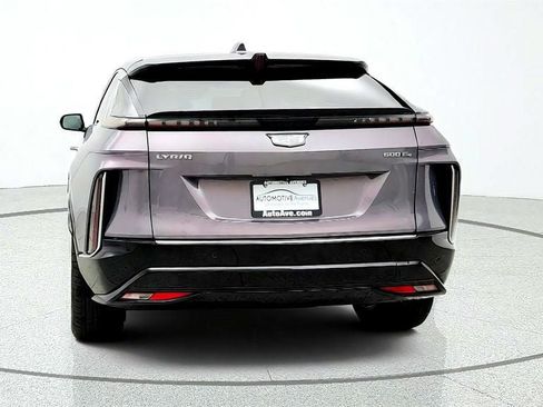 Used 2025 Cadillac Lyriq Luxury AWD/4WD image 6