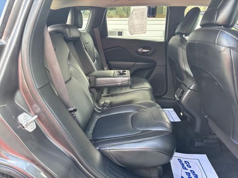 Used 2015 Jeep Cherokee Limited AWD/4WD image 28