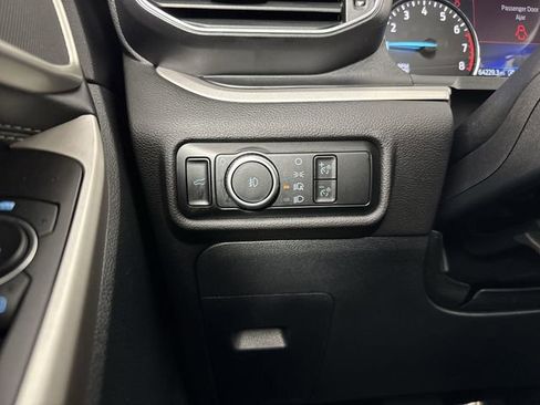 Used 2023 Ford Explorer XLT w/ Equipment Group 202A AWD/4WD image 14