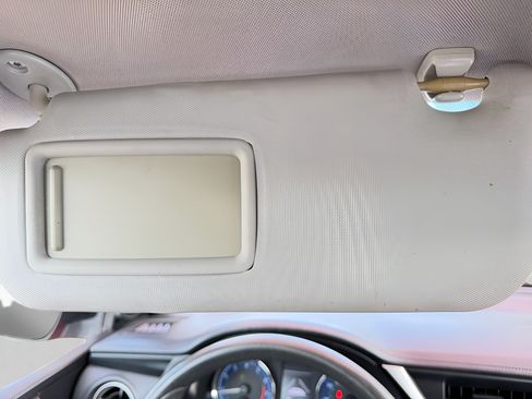 Used 2017 Toyota Corolla LE FWD image 24