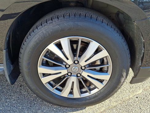 Used 2020 Nissan Pathfinder S image 8