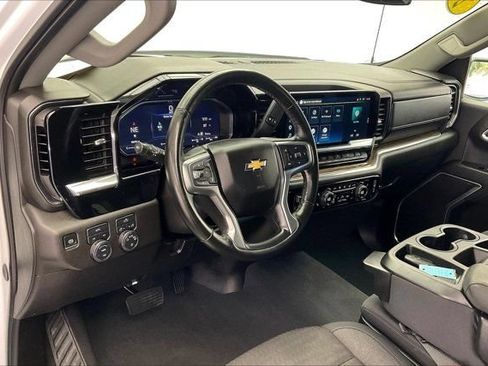 Used 2025 Chevrolet Silverado 1500 LT AWD/4WD image 14