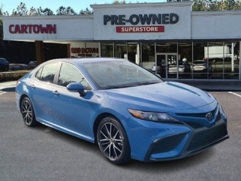 Used 2023 Toyota Camry SE image 1