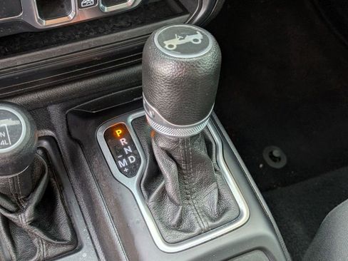 Used 2019 Jeep Wrangler Unlimited Sport S image 33