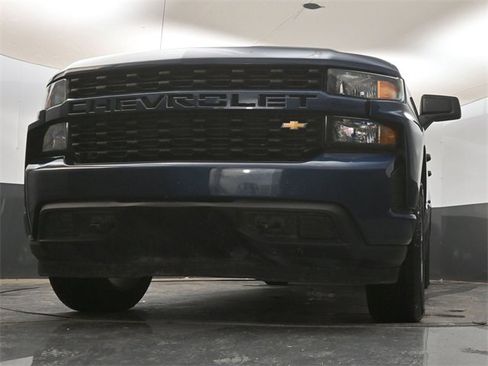 Used 2020 Chevrolet Silverado 1500 Custom w/ Custom Value Package image 16