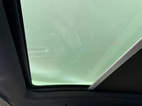 Used 2018 Porsche Macan AWD/4WD image 30