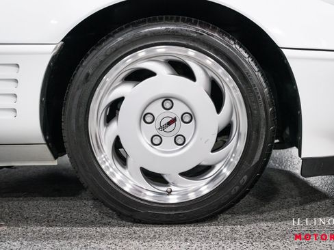 Used 1991 Chevrolet Corvette Convertible RWD image 12