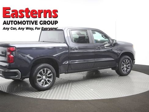 Used 2022 Chevrolet Silverado 1500 LT AWD/4WD image 45
