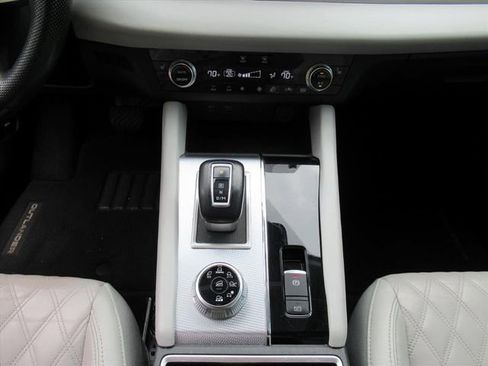 Used 2022 Mitsubishi Outlander SEL image 21