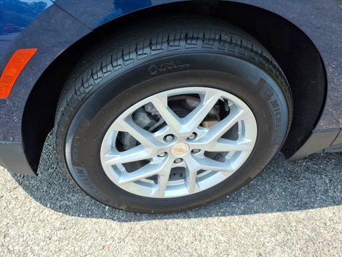 Used 2022 Chevrolet Equinox LS w/ LPO, Floor Liner Package FWD image 9