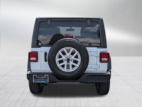 Used 2023 Jeep Wrangler Sport AWD/4WD image 4