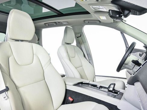 Certified 2024 Volvo XC90 B5 Plus w/ Protection Package Premier AWD/4WD image 25