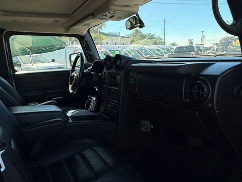 Used 2005 HUMMER H2 SUT Sport Utility Pickup 4D w/ Preferred Equipment Group image 23