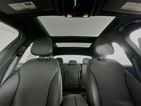 Certified 2025 Mercedes-Benz C 300 Sedan image 20