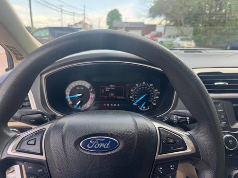 Used 2013 Ford Fusion SE FWD image 21