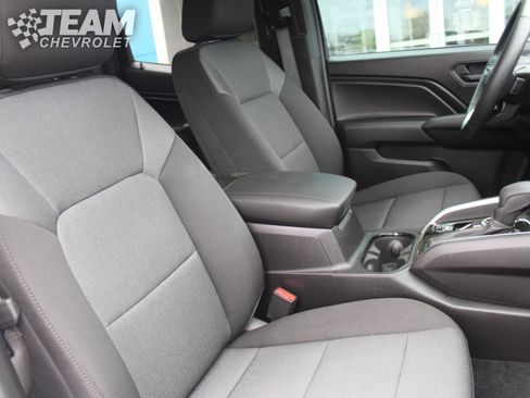 Used 2025 Chevrolet Colorado W/T w/ WT Convenience Package II image 27