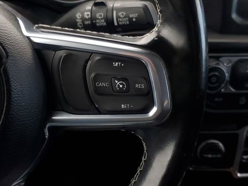 Used 2020 Jeep Wrangler Unlimited Sahara image 18