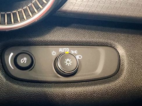 Used 2024 Chevrolet Trax ACTIV w/ Driver Confidence Package FWD image 38