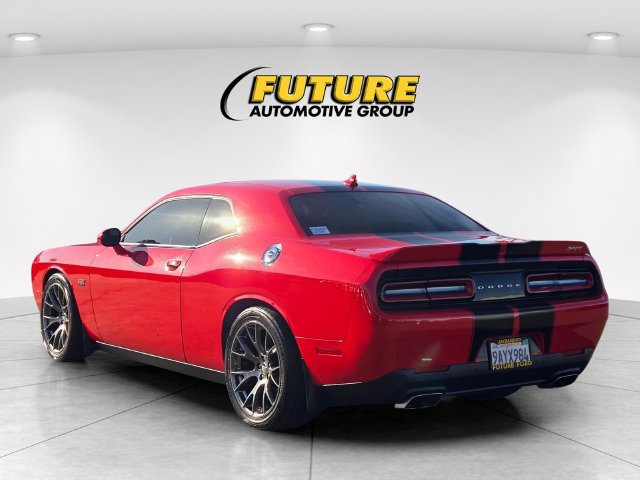 Used 2015 Dodge Challenger SRT w/ Technology Group RWD image 6