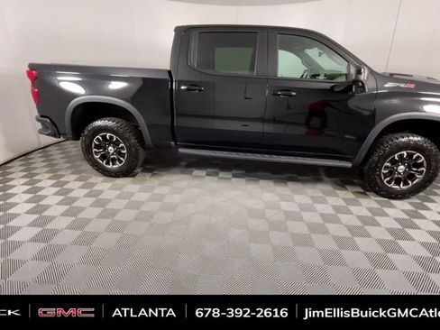 Used 2024 Chevrolet Silverado 1500 ZR2 image 10
