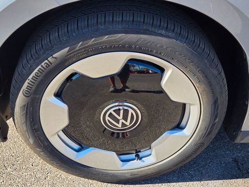 New 2025 Volkswagen ID. Buzz Pro S Plus RWD image 5