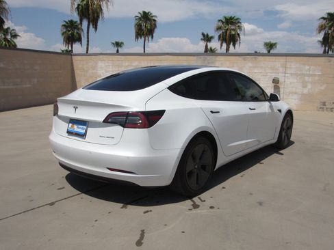 Used 2022 Tesla Model 3 Long Range AWD/4WD image 5