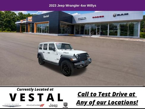 Used 2023 Jeep Wrangler Unlimited w/ Sun & Screen Package AWD/4WD image 1