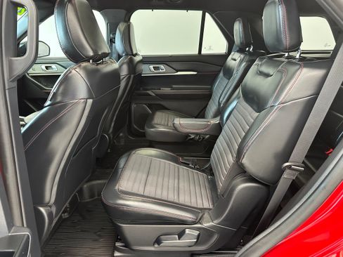 Used 2025 Ford Explorer ST-Line w/ Premium Package AWD/4WD image 13