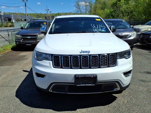 Used 2017 Jeep Grand Cherokee Limited AWD/4WD image 2