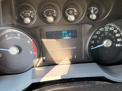 Used 2015 Ford F550 2WD Regular Cab Super Duty image 12