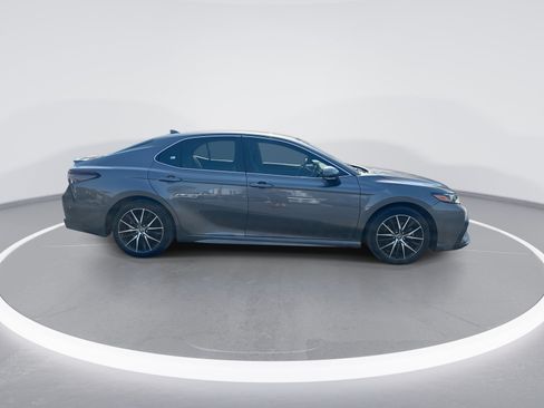 Used 2023 Toyota Camry SE FWD image 10