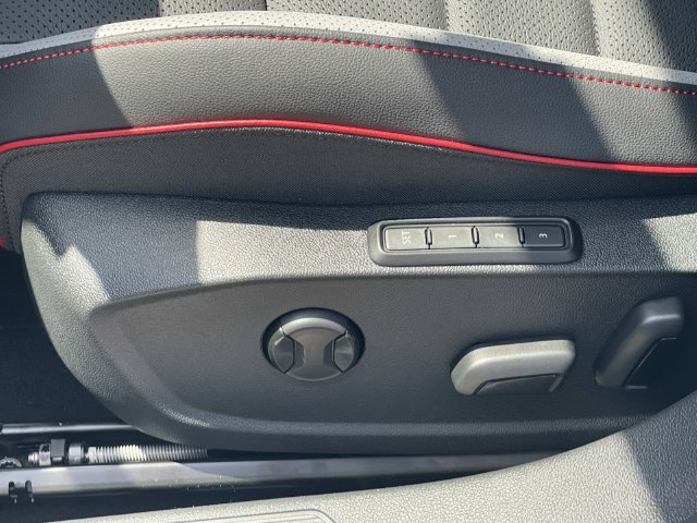 New 2026 Volkswagen GTI SE FWD image 20