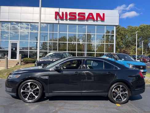 Used 2015 Ford Taurus SEL w/ Equipment Group 201A image 2