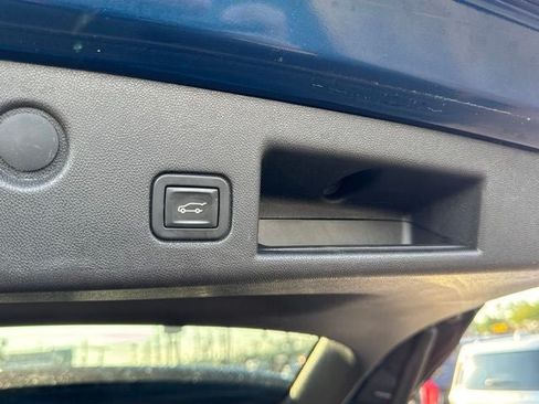 Used 2019 Chevrolet Equinox LT FWD image 22