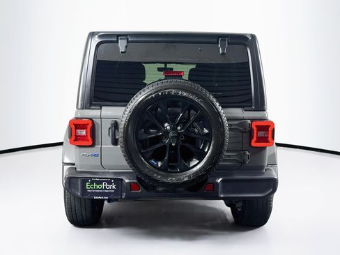 Used 2023 Jeep Wrangler Unlimited Sahara AWD/4WD image 7