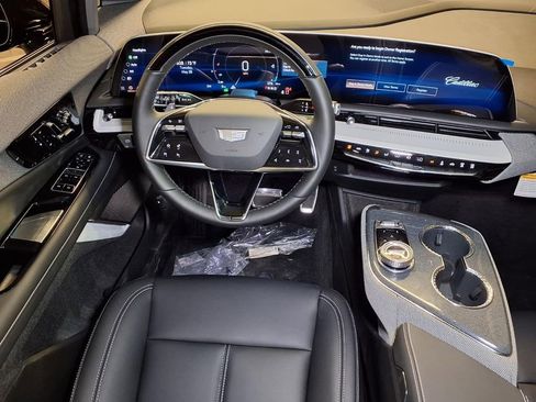 New 2026 Cadillac Optiq Luxury 1 RWD image 14