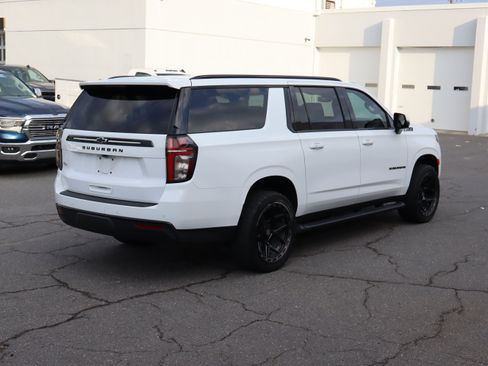 Used 2024 Chevrolet Suburban Z71 w/ Luxury Package AWD/4WD image 10