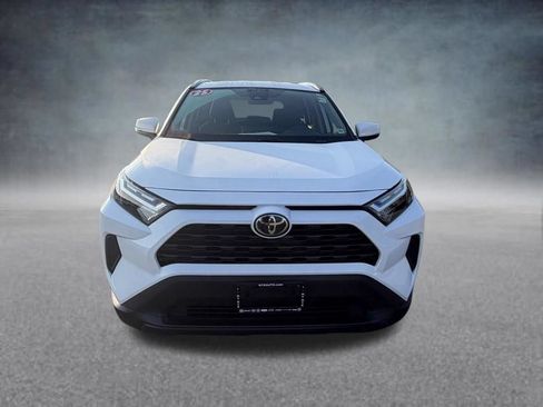 Used 2025 Toyota RAV4 XLE AWD/4WD image 9