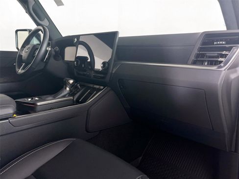 Used 2025 Lexus GX 550 w/ Accessory Package (2T) image 26
