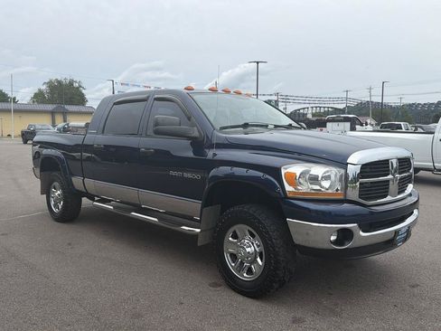 Used 2006 Dodge Ram 3500 Truck SLT AWD/4WD image 3