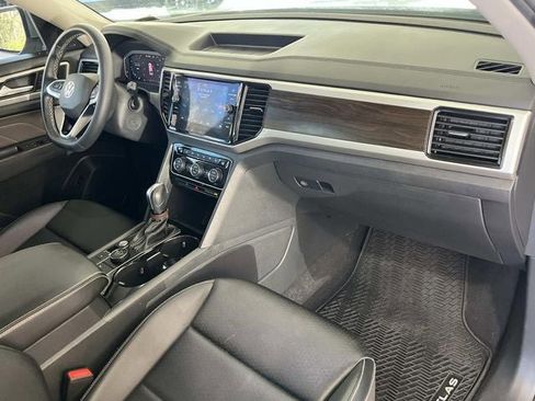 Used 2023 Volkswagen Atlas SE image 24