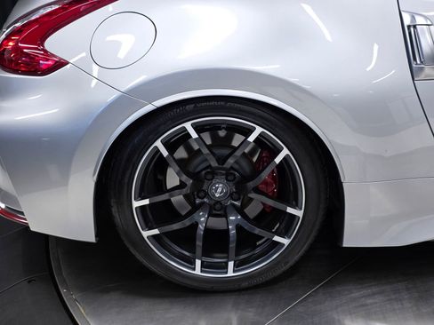 Used 2017 Nissan 370Z NISMO RWD image 38