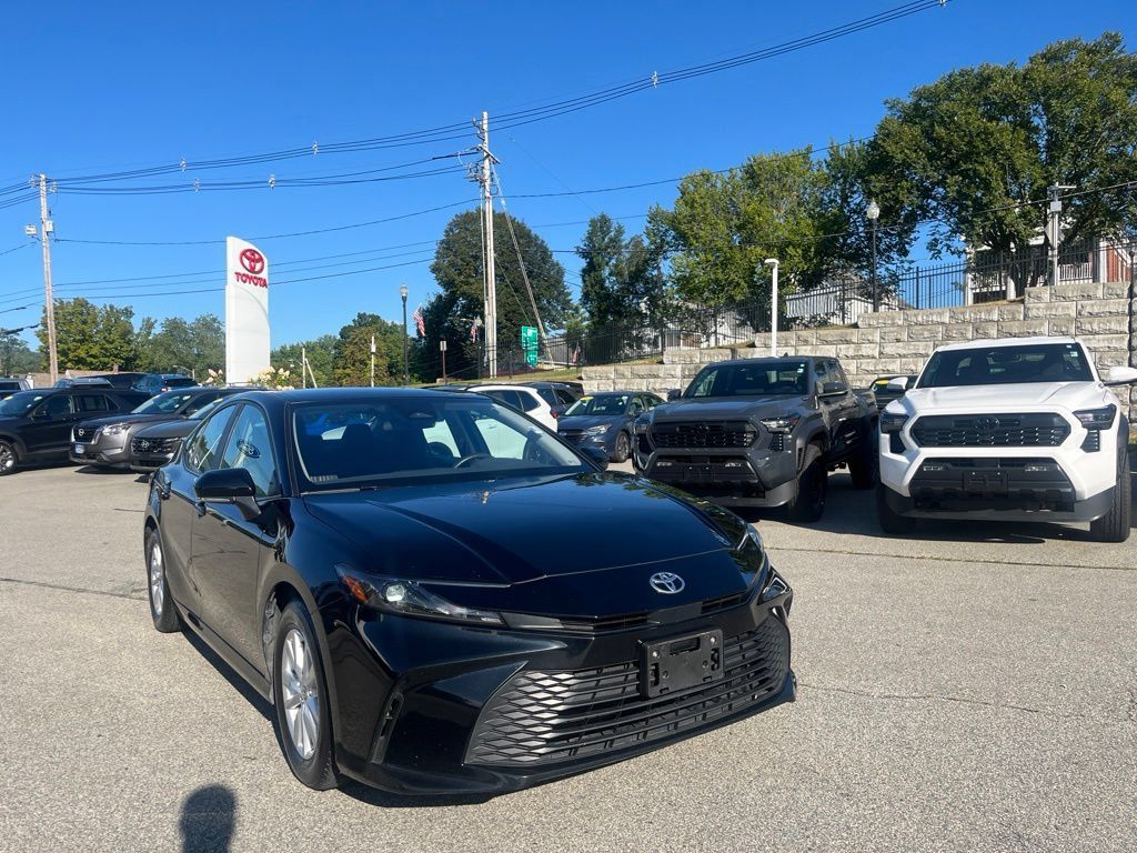 Used 2025 Toyota Camry LE FWD image 2