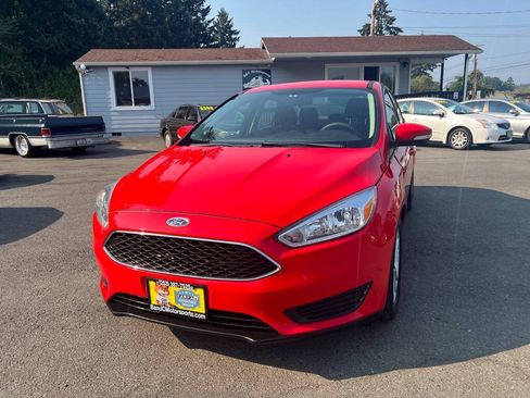 Used 2015 Ford Focus SE FWD image 18