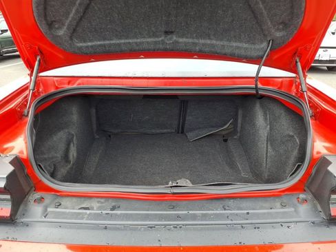 Used 2018 Dodge Challenger R/T RWD image 17