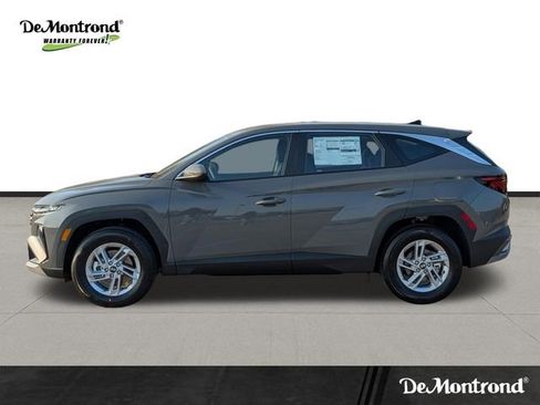 New 2026 Hyundai Tucson SE image 8