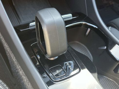 Certified 2023 Volvo C40 P8 Recharge Ultimate w/ Protection Package Premier image 14