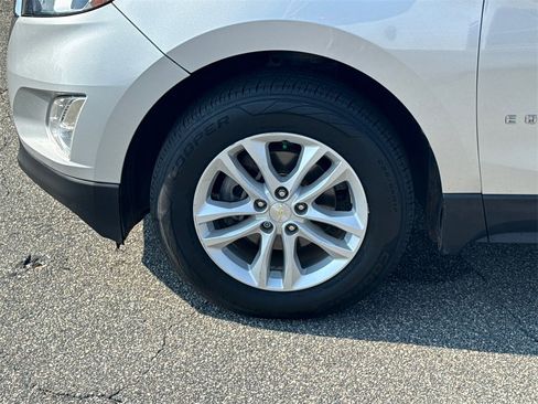 Used 2021 Chevrolet Equinox LT image 11